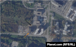 Imazh satelitor (Planet.com, SkySat) nga 31 tetori 2025, që tregon se në vendin ku ndodhi shembja më 28 nëntor 2025, një ndërtesë ishte në ndërtim e sipër. Bazuar në madhësinë e hijes, mund të supozohet se kishte dy ose tri kate në atë kohë.