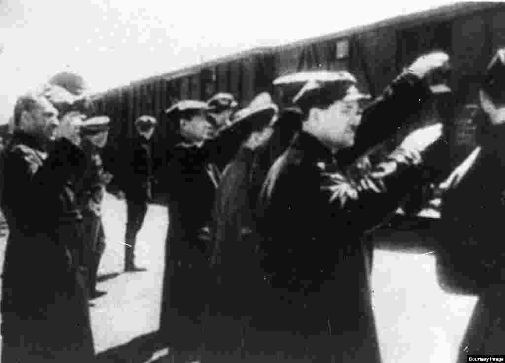 Проводы бойцов 316-й стрелковой дивизии на фронт. Алматы, 1941 год.