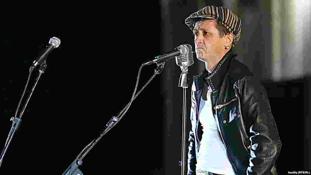 Камал театры каршында яңа сезон ачу тантанасы. Илдус Габдрахманов.&nbsp;