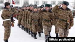 Հայաստանի Զինված ուժերի զորամասերից մեկում, արխիվ