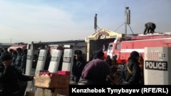 В Алматы горят рынки  «Кулагер» и «Арал»