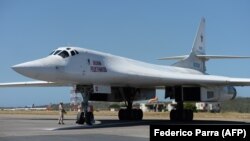 Російський стратегічний бомбардувальник Ту-160 у Венесуелі, 10 грудня 2018 року