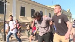 Праворадикали передали бразильця Лусваргі в СБУ (відео)