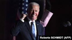 Demokratik dalaşgär Jo Baýden