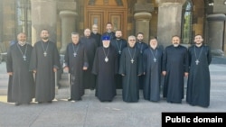 Ամենայն Հայոց Գարեգին Երկրորդ կաթողիկոսը Արագածոտնի թեմի հոգևորականների հետ, Մայր Աթոռ Սուրբ Էջմիածին, 16-ը հոկտեմբերի, 2025թ.