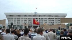 Кадр маселеси нааразылыктардын жаралышынын бирден бир себеби.