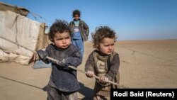 شماری از کودکان خانواده‌های بی‌جا شده داخلی در سوریه