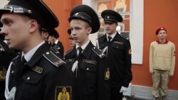 Putinin 'gənclər ordusu': Rusiya məktəblərində təbliğata qurban gedən uşaqlar