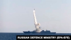 У Чорному морі маневрують 13 кораблів