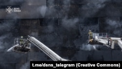 Рятувальники продовжують ліквідовувати пожежі та розбирати завали