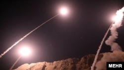 Иран Cирияны карай баллистикалык  ракета аткан учур. 1-октябрь, 2018-жыл. 