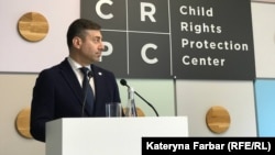 Дмитро Лубінець зазначив, що припинення голодування стало можливим завдяки «наполегливому тиску» на пенітенціарний заклад