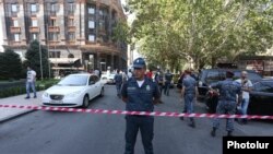 Полиция на месте происшествия, Ереван, 14 сентября 2017 г.