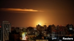 Ուկրաինա - Հակաօդային պաշտպանությունը Կիևի երկնքում անօդաչու թռչող սարք է ոչնչացնում, արխիվ