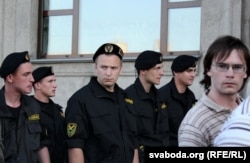 «Людзьмі звацца!» Пратэстная «маўклівая» акцыя ў Менску 22 чэрвеня 2011.