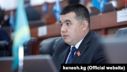 Урмат Самаев.