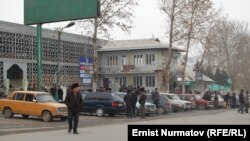 Ноокаттын борбордук көчөсүнөн бир көрүнүш, 2-март, 2011.