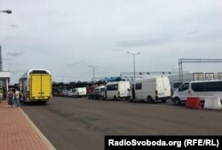 Черга в пункт пропуску «Дорогуськ»