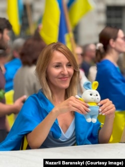 Українка під час заходу у столиці Великої Британії