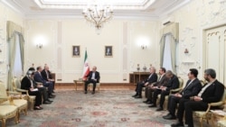 Ոչ մի օտարերկրյա ուժ չպետք է խաթարի հայ-իրանական բարեկամական կապերը. Փեզեշքիանը՝ Գրիգորյանին