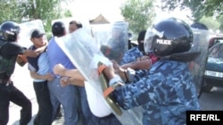 Балыкчы окуясы боюнча 19 киши камакка алынып, депутат К. Кадыров депутаттык кол тийбестигинен ажырап отурат