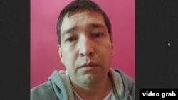 Марат Данебаев, брат заключенного активиста Тимура Данебаева. Скрин видео