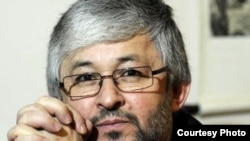 Додожон Атовуллоев.