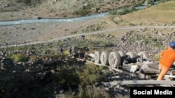На трассе Душанбе - Худжанд - Чанак временами происходят дорожно-транспортного происшествия. Архивное фото