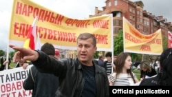 Дзамболат Тедеев запомнился и на прежних выборах в 2001 году