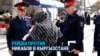 «Снимайте, на улице так ходить нельзя!» В Кыргызстане идет охота на женщин в никабах 