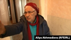 Пенсионерка Аграфена Зверева в своей квартире. Талдыкорган, ноябрь 2015 года.