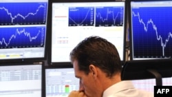 Сейчас все внимание приковано к проблемам мировой банковской системы