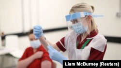 «Зокрема, скорочуються строки затвердження клінічних випробувань і проведення державної реєстрації для вакцин або інших медичних імунобіологічних препаратів для специфічної профілактики коронавірусної хвороби»