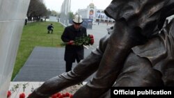 Президент Сооронбай Жээнбеков. 