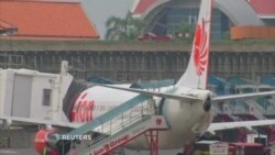 Суқути ҳавопаймои Индонезия бо 180 нафар