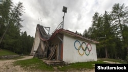 Заброшенный лыжный олимпийский трамплин в Кортина д'Ампеццо. Фото 1956 года