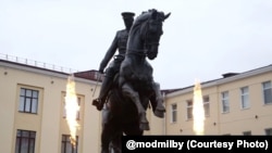 Помнік Ракасоўскаму ў Гомлі. 26 лістапада 2025 году