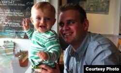 З сынам Томі