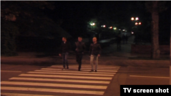 Попри непогоду багато містян вийшли на прогулянку у перший вечір без комендантської години