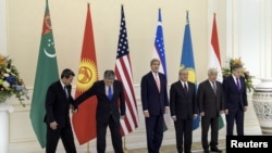 Госсекретарь США и министры иностранных дел Центральной Азии встретились в Самарканде. 1 ноября 2015 г. 