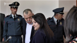 Դատարանը որոշեց առանձին քննել Մանվել Գրիգորյանի և նրա կնոջ գործերը