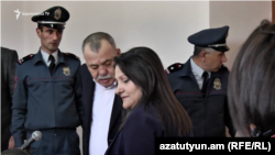 Մանվել Գրիգորյանն ու Նազիկ Ամիրյանը դատարանում, արխիվ: