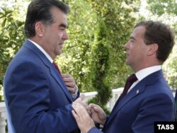 Тажик лидери Эмомали Рахмон жана Орусиянын президенти Дмитрий Медведев, 18-август, 2010-жыл