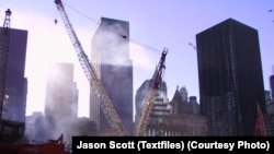 Руїни на наступний місяць після теракту 11 вересня 2001 року в Нью-Йорку