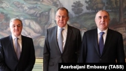 RUSSIA -- (L-E) Armenian Foreign Minister Zohrab Mnatsakanian, Russian Foreign Minister Sergei Lavrov and Azerbaijani Foreign Minister Elmar Mammadyarov meet in Moscow, April 15, 2019