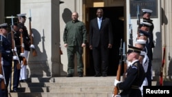 Օսթինը դիմավորում է Ումերովին, Վաշինգտոն, 2-ը հուլիսի, 2024թ․