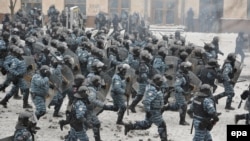 «Беркутівці» атакують демонстрантів під час акції протесту 22 січня 2014 року. Архівне фото