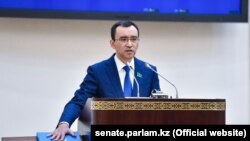 Маулен Ашимбаев во время приведения к присяге в качестве председателя сената парламента Казахстана в 2020 году