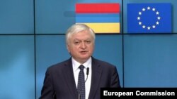 ՀՀ ԱԳ նախարար Էդվարդ Նալբանդյանը ԵՄ պաշտոնյաների հետ հանդիպումներից հետո ասուլիս է տալիս Բրյուսելում, արխիվ