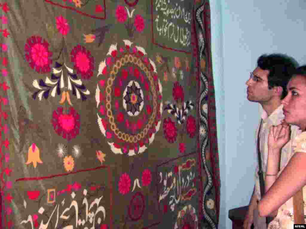 Намоишгоҳ дар осорхонаи Беҳзод #36